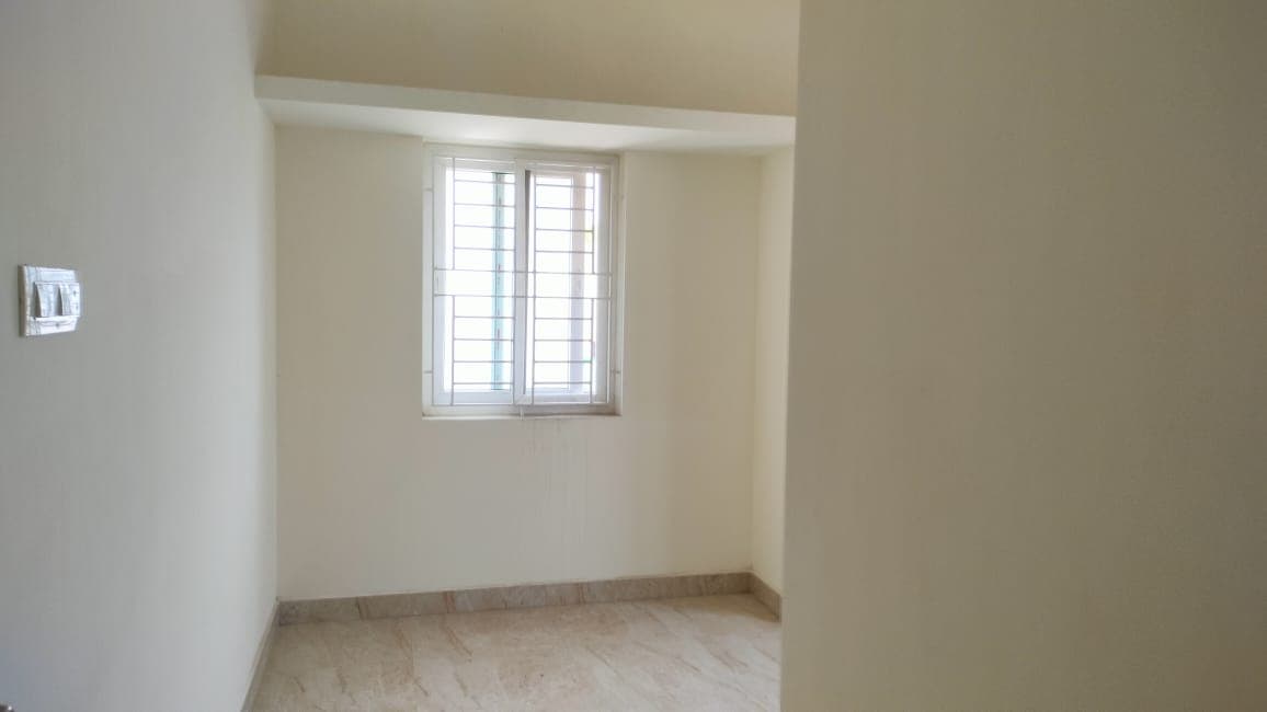 Ready-to-Occupy Flats in Venkatesh Nagar, saligramam - Image 7