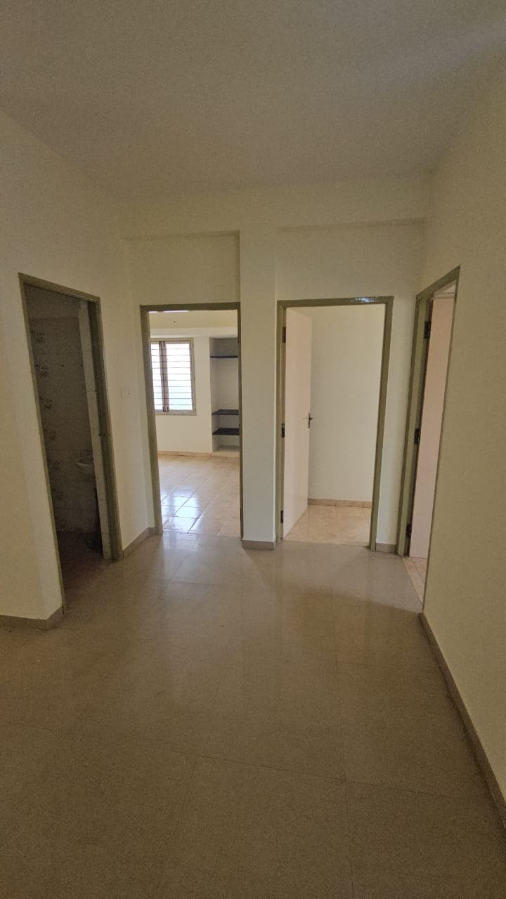 Resale 3 BHK flat for resale in Urapakkam - Image 4