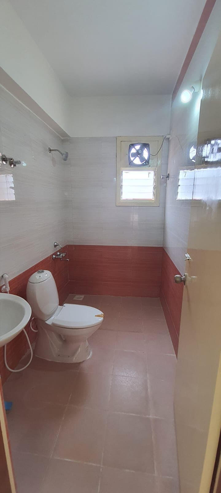 Flat sale for Manapakkam - Image 7